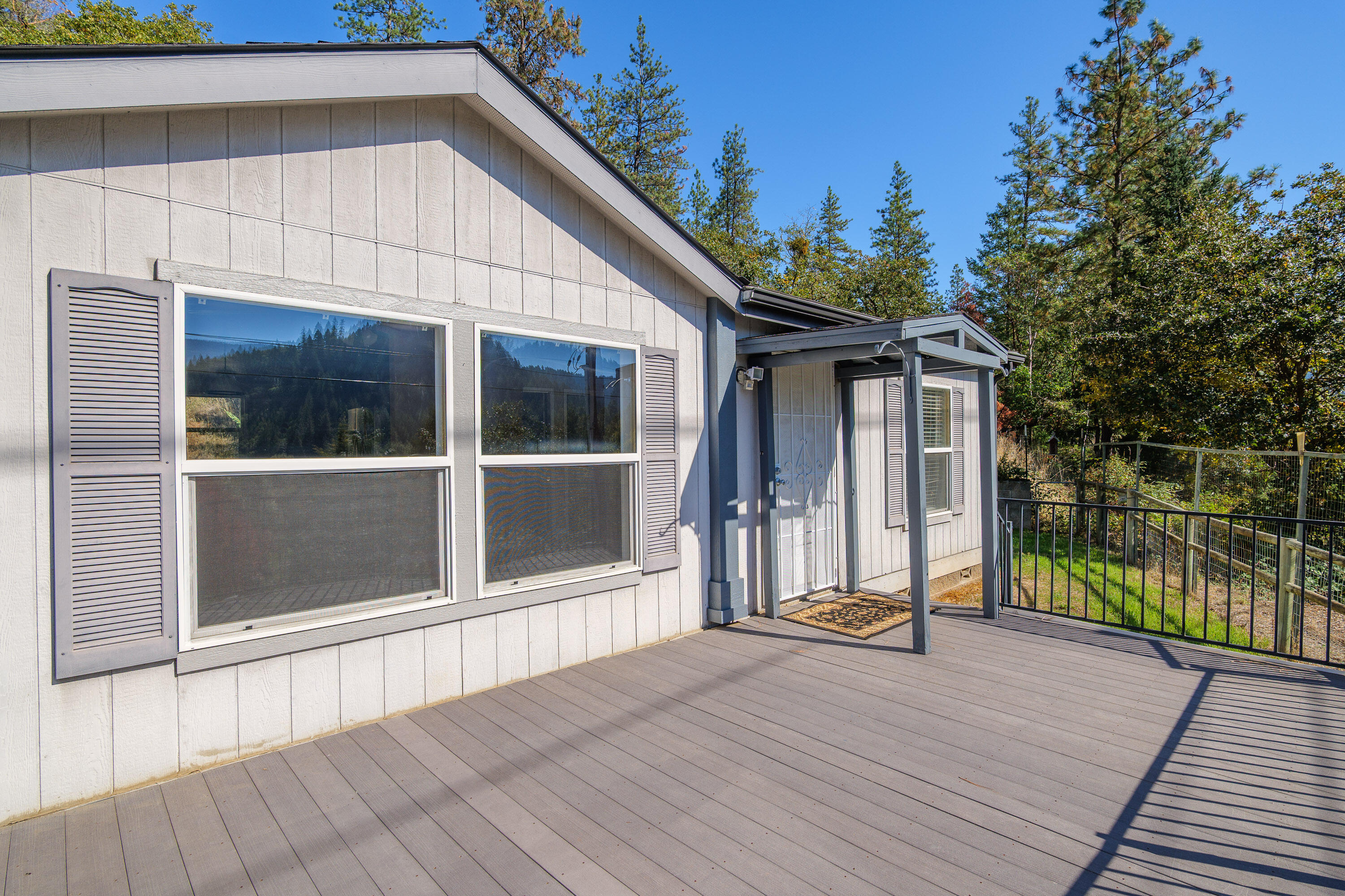 7820 North Applegate Road Grants Pass, OR 97527 - Photo 4 of 35 7820NApplegateRd-004