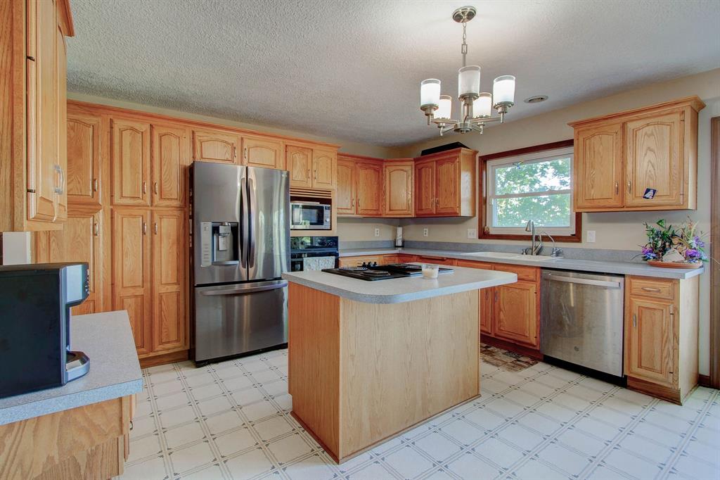 5567 RidgeHill Way Avon, IN 46123 - Photo 12 of 43 Gallery Image 12