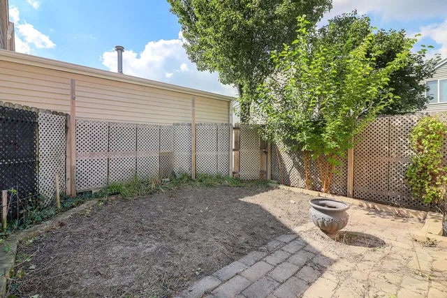 $225,000 | 675 Serendipity Drive, Aurora, IL 60504