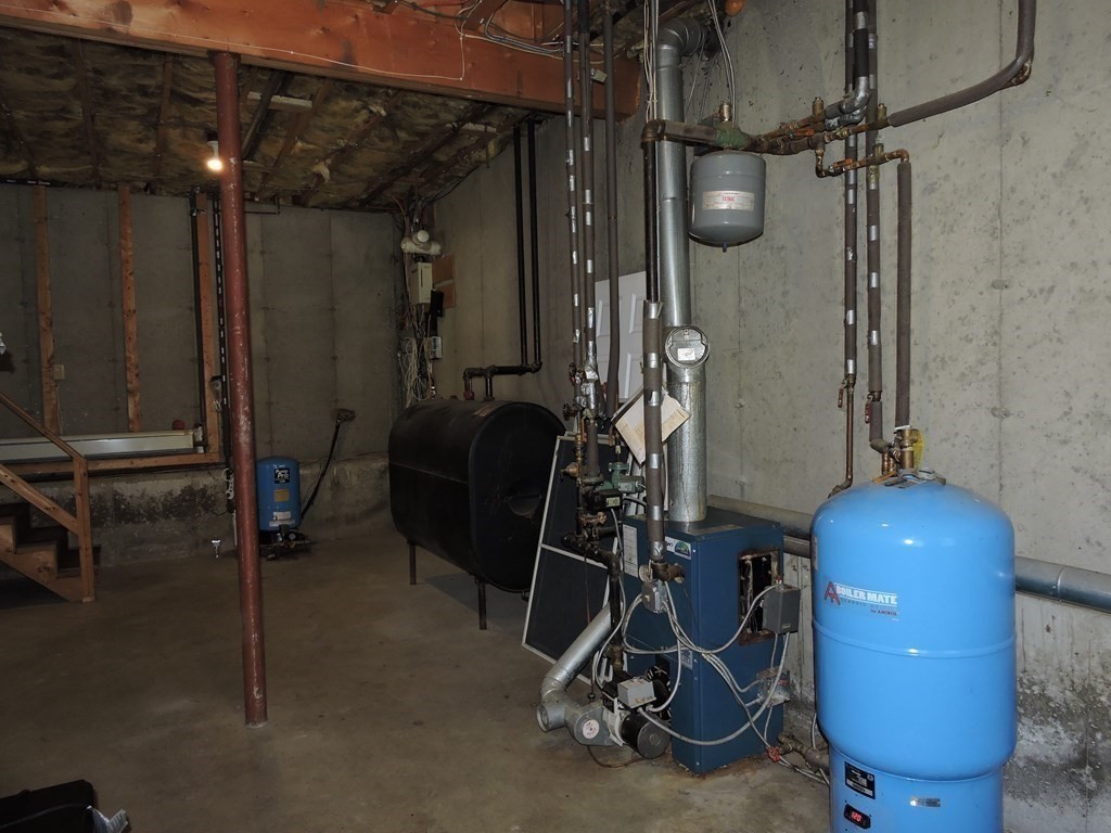 120 North Sturbridge Road Charlton, MA 01507 - Photo 31 of 39 a room with gym equipment