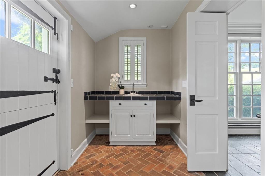 601 Backbone Road Sewickley, PA 15143 - Photo 10 of 50 Gallery Image 10