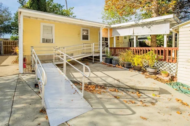 $650,000 | 3885 King Street, La Mesa, CA 91941