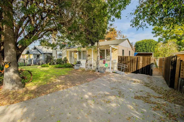 $650,000 | 3885 King Street, La Mesa, CA 91941