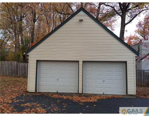 129 Kimberly Road Colonia, NJ 07067 - Photo 3 of 25