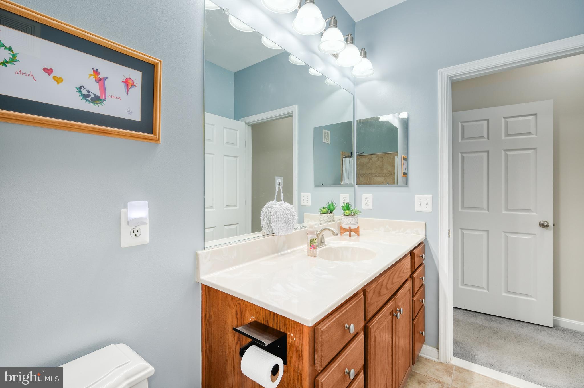 9583 Center Street Manassas, VA 20110 - Photo 25 of 34 Primary bathroom