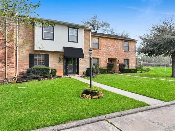 $174,900 | 5720 Townhouse Lane, Beaumont, TX 77707