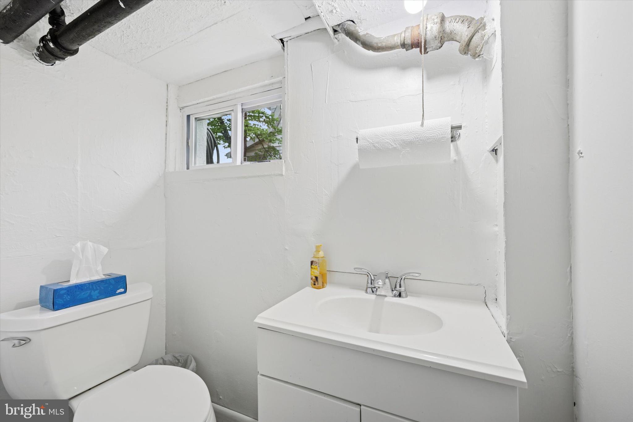 237 East Roland Road Brookhaven, PA 19015 - Photo 29 of 35 Basement powder room