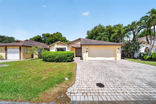 $615,000 | 5212 Southwest 151st Place, Miami, FL 33185