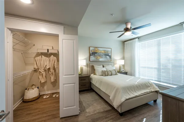 $1,695 | 15915 Kingfield Drive, Unit 2106, Houston, TX 77084