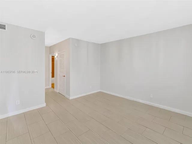 $2,500 | 19380 Collins Avenue, Unit 1005, Sunny Isles Beach, FL 33160