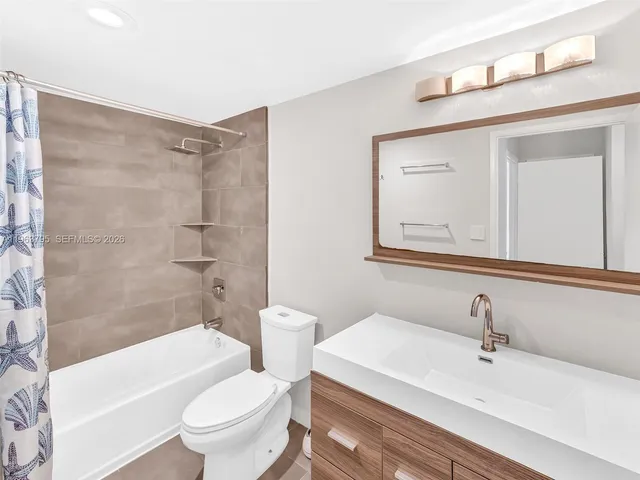 $2,500 | 19380 Collins Avenue, Unit 1005, Sunny Isles Beach, FL 33160