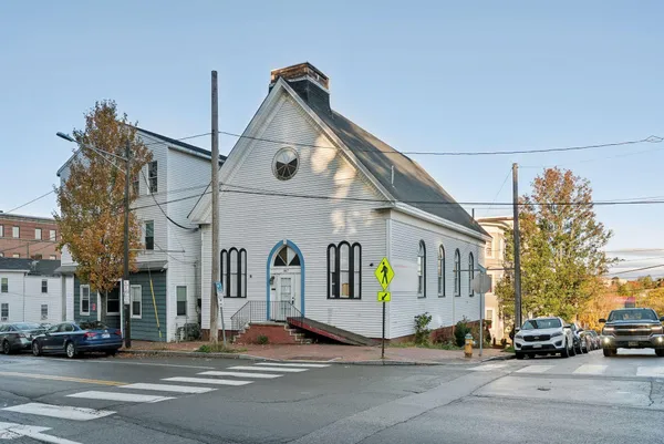 $525,000 | 867 Congress Street, Portland, ME 04102