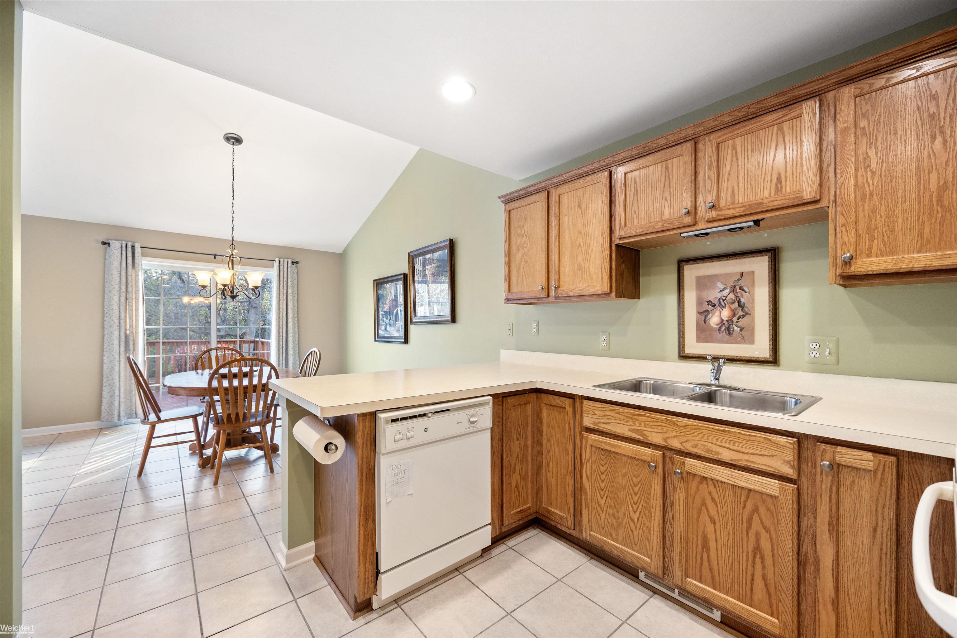 44540 Mathison Drive Sterling Heights, MI 48314 - Photo 9 of 29 50097320-8.JPG