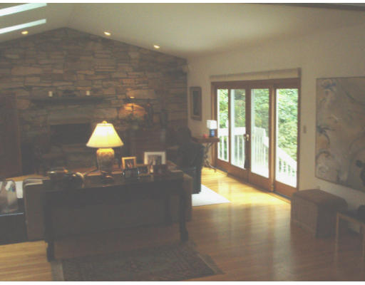 19 Fox Run Road Bedford, MA 01730 - Photo 3 of 12 Gallery Image 3
