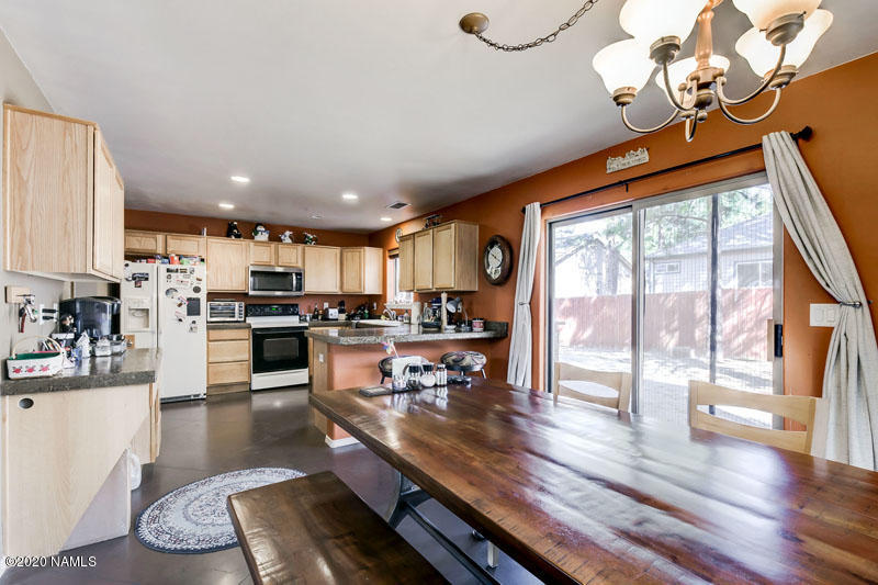 5156 South Opal Road Flagstaff, AZ 86005 - Photo 12 of 32 5156_S_Opal_Rd_013LowRes