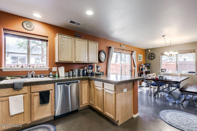 5156 South Opal Road Flagstaff, AZ 86005 - Photo 13 of 32 5156_S_Opal_Rd_014LowRes