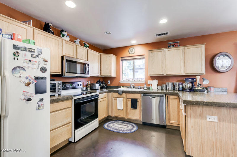 5156 South Opal Road Flagstaff, AZ 86005 - Photo 14 of 32 5156_S_Opal_Rd_015LowRes