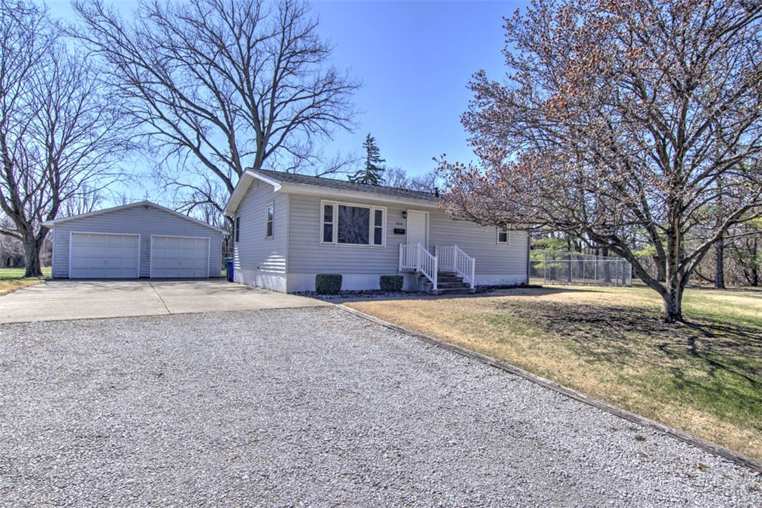 3929 East Rosewood Drive Decatur, IL 62521 - Photo 1 of 28 Gallery Image 1