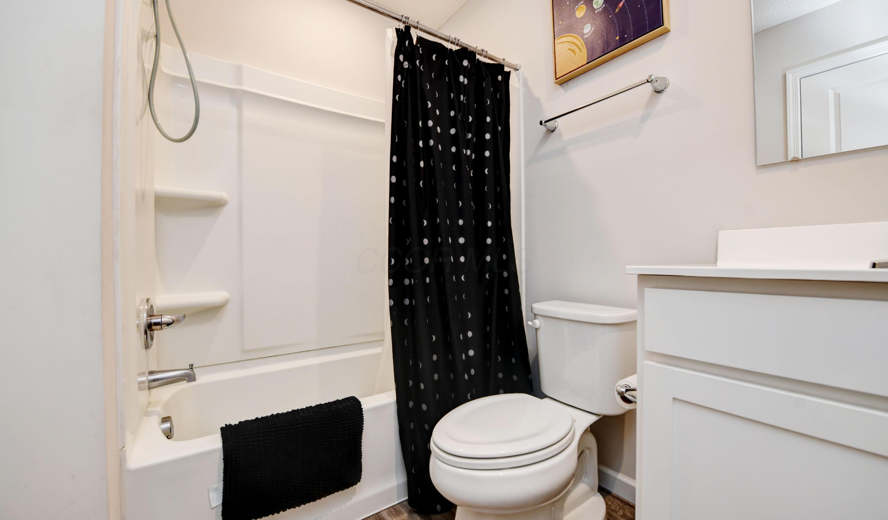 4297 Salt Spring Lane Columbus, OH 43207 - Photo 29 of 34 Second Bath (3)