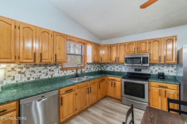 $464,000 | 3394 Laurelwood Way, Cosby, TN 37722