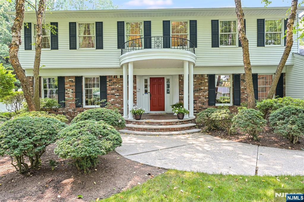 7 Arthur Court Demarest, NJ 07627 - Photo 2 of 46