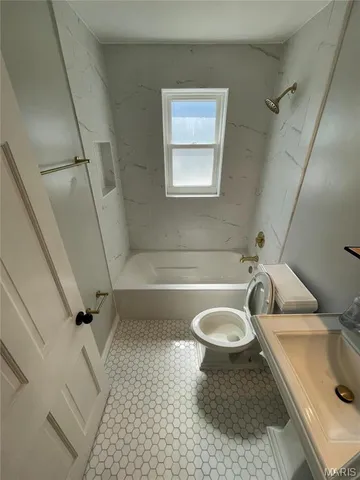 $469,500 | 1060 East Linden Avenue, Richmond Heights, MO 63117