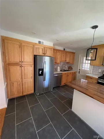 $469,500 | 1060 East Linden Avenue, Richmond Heights, MO 63117