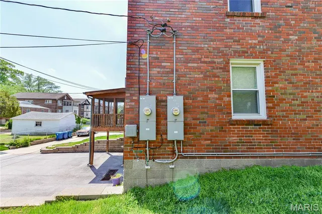 $469,500 | 1060 East Linden Avenue, Richmond Heights, MO 63117