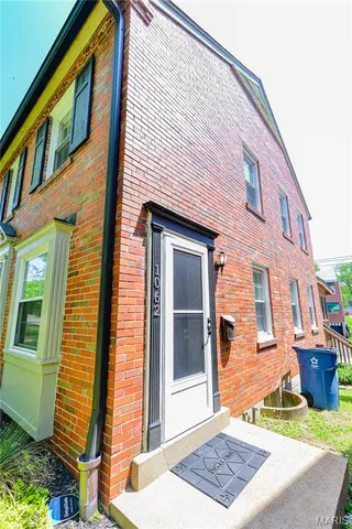 $469,500 | 1060 East Linden Avenue, Richmond Heights, MO 63117