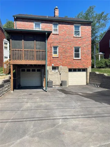 $469,500 | 1060 East Linden Avenue, Richmond Heights, MO 63117