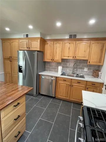 $469,500 | 1060 East Linden Avenue, Richmond Heights, MO 63117