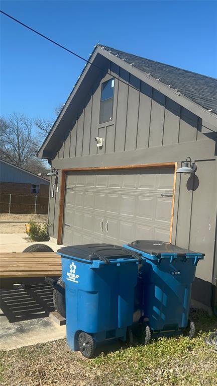 2631 Fish Tank Road Corsicana, TX 75110 - Photo 5 of 40 a front view of a house with a yard