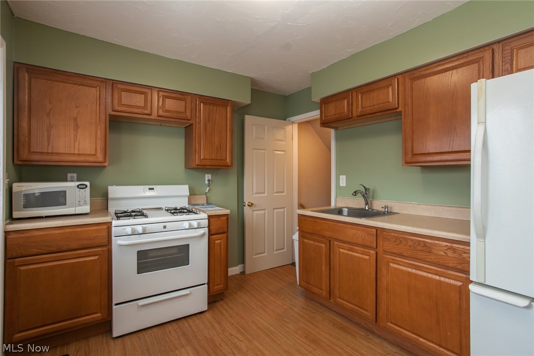 4468 Roadoan Road Brooklyn, OH 44144 - Photo 9 of 34