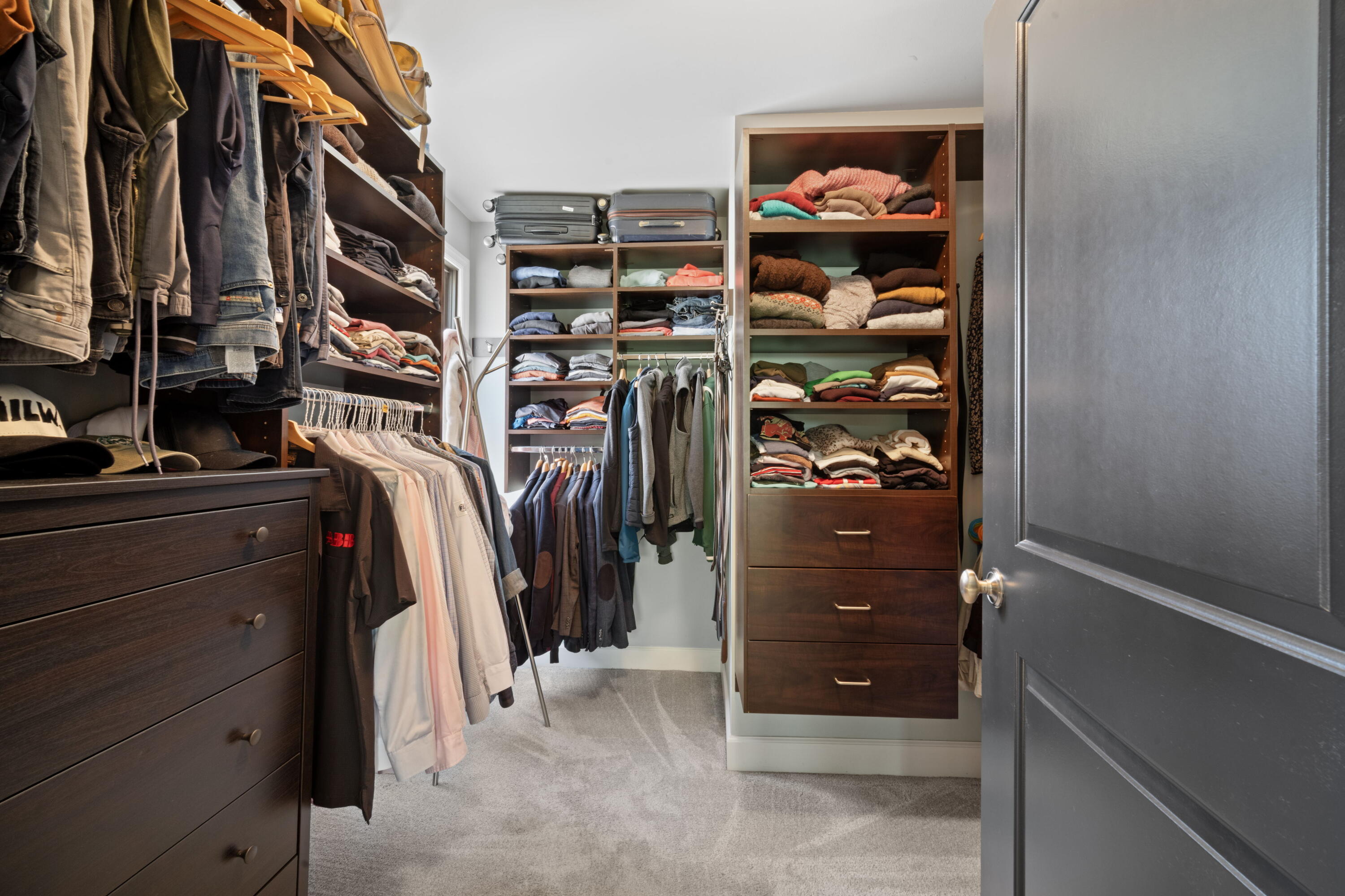 2432 North Lake Drive Milwaukee, WI 53211 - Photo 14 of 28 Built-In Cabinets