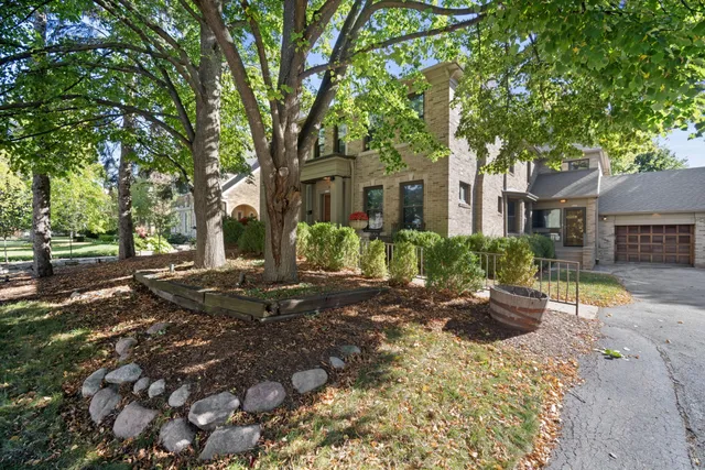 $604,900 | 2432 North Lake Drive, Milwaukee, WI 53211