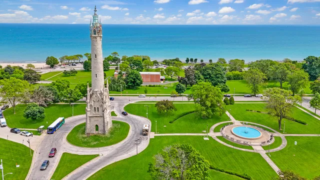 $604,900 | 2432 North Lake Drive, Milwaukee, WI 53211