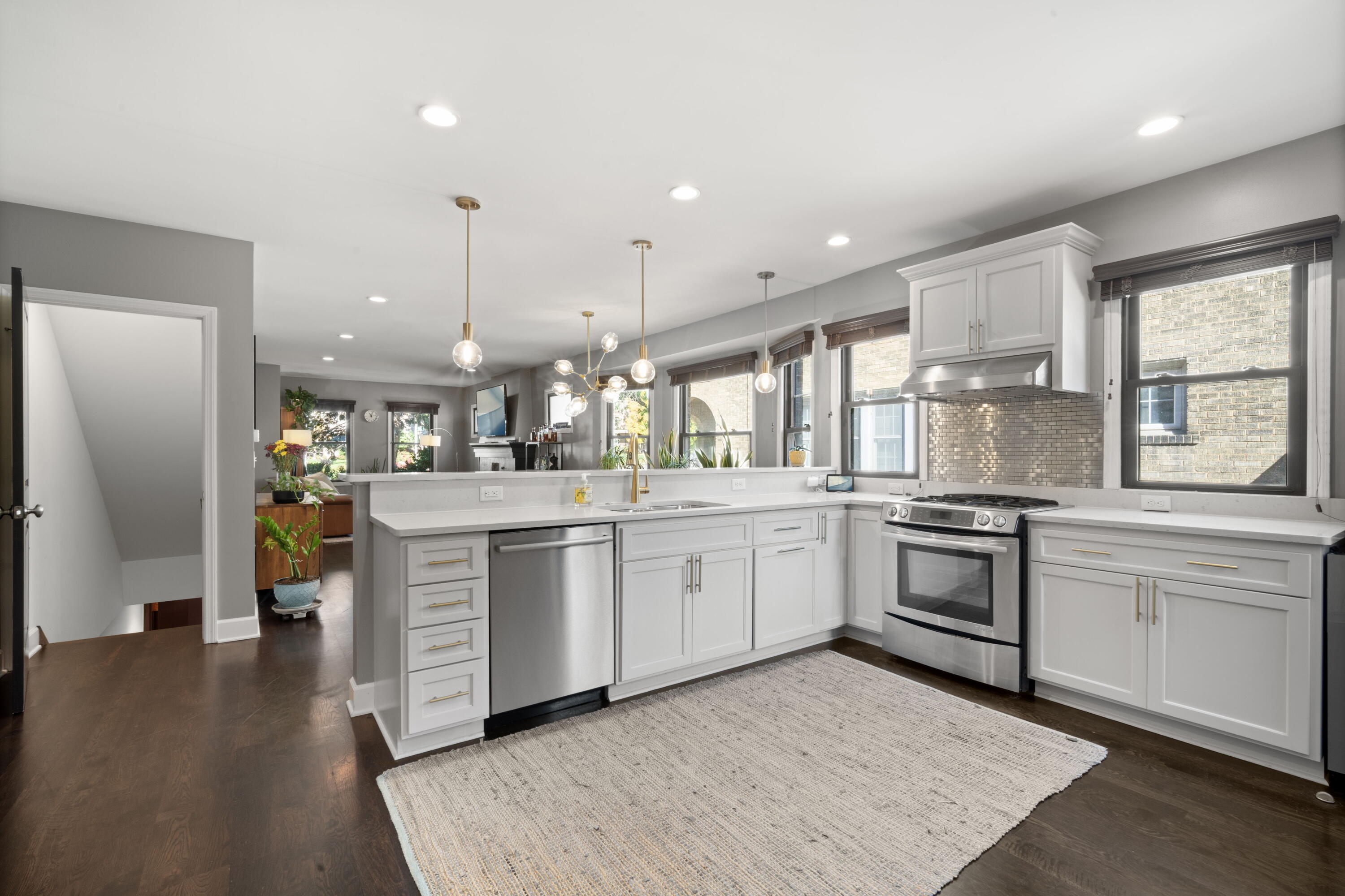 2432 North Lake Drive Milwaukee, WI 53211 - Photo 6 of 28 Kitchen