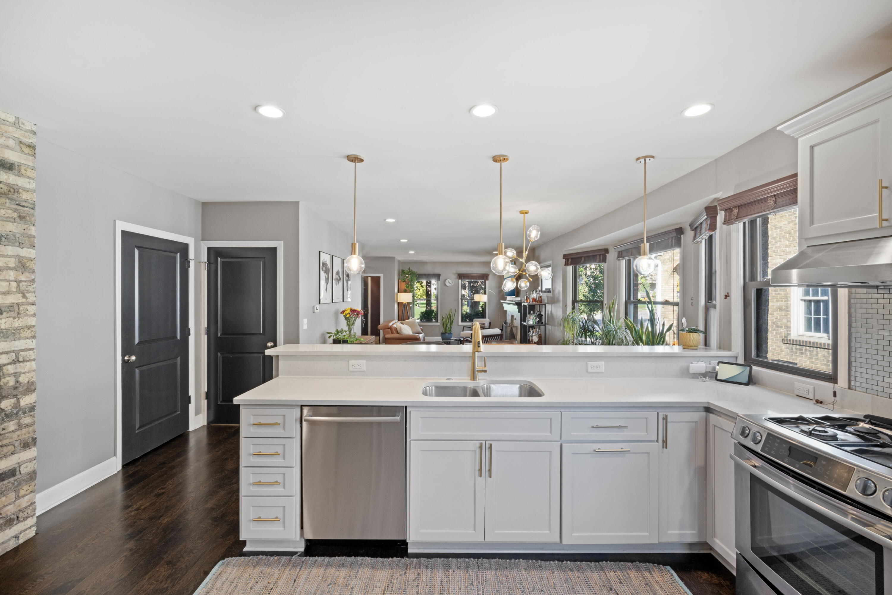 2432 North Lake Drive Milwaukee, WI 53211 - Photo 7 of 28 Kitchen