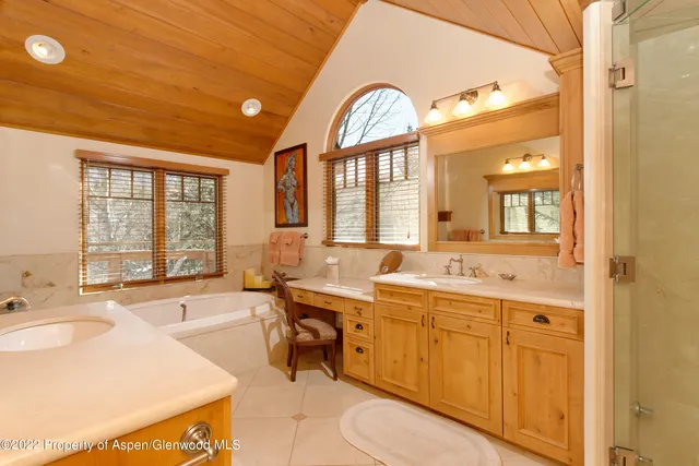 $60,000 | 1035 East Durant Avenue, Unit 4, Aspen, CO 81611