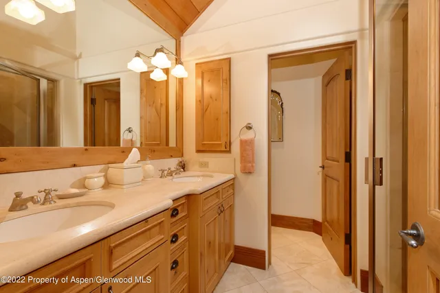 $60,000 | 1035 East Durant Avenue, Unit 4, Aspen, CO 81611