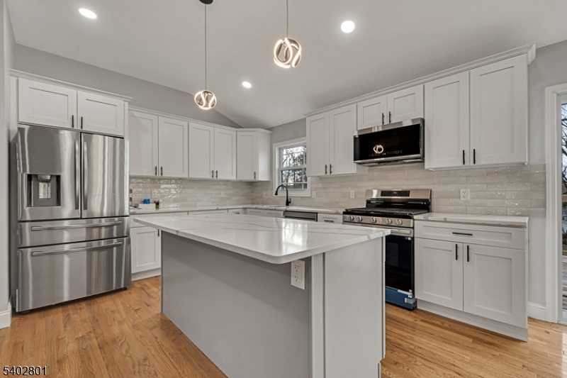 21 Vauxhall Road East Brunswick, NJ 08816 - Photo 12 of 40