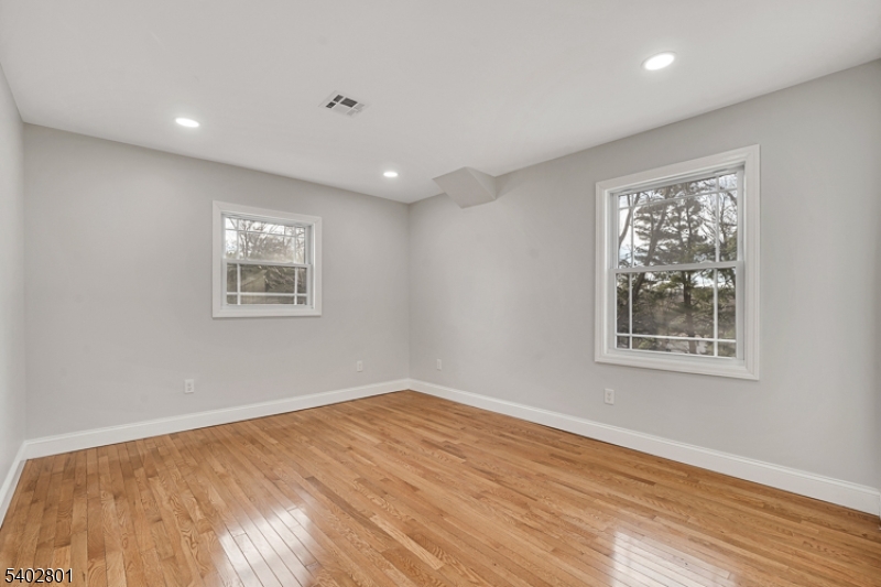 21 Vauxhall Road East Brunswick, NJ 08816 - Photo 18 of 40