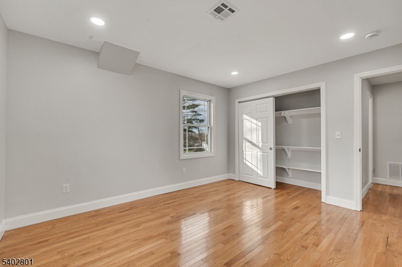 21 Vauxhall Road East Brunswick, NJ 08816 - Photo 19 of 40