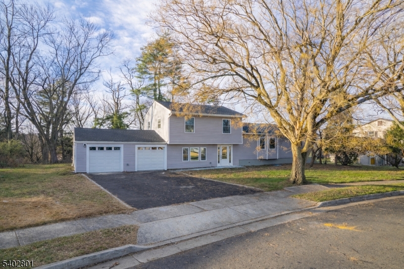 21 Vauxhall Road East Brunswick, NJ 08816 - Photo 2 of 40