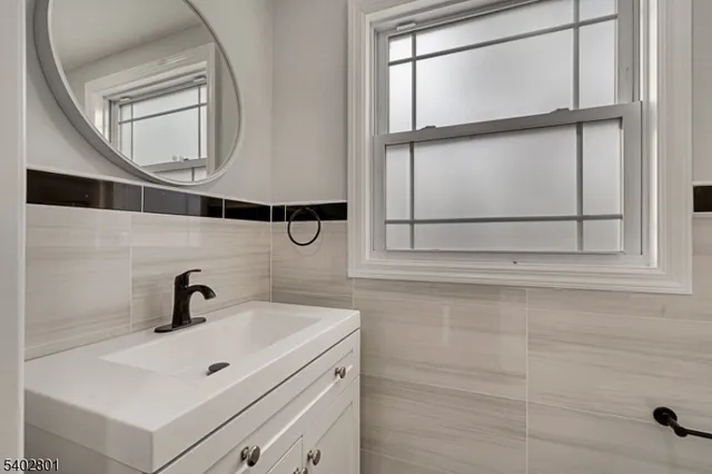 $899,000 | 21 Vauxhall Road, East Brunswick, NJ 08816