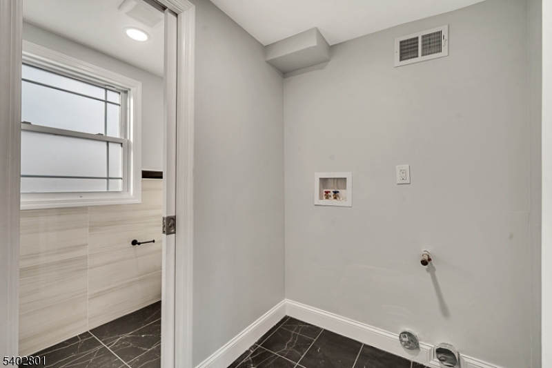 21 Vauxhall Road East Brunswick, NJ 08816 - Photo 22 of 40