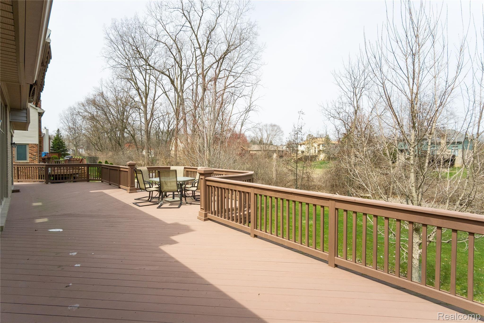 1384 Bembridge Drive Rochester, MI 48307 - Photo 56 of 61 Exteriors (9 of 13).jpg