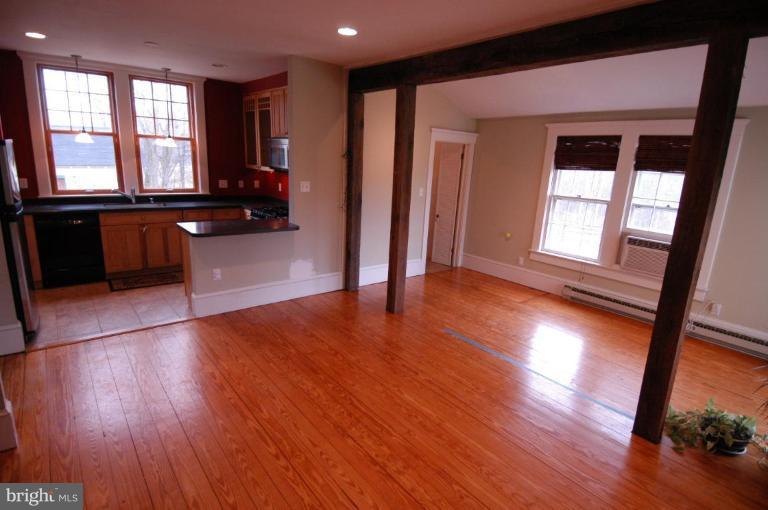 20290 Cockerill Road Purcellville, VA 20132 - Photo 7 of 12 Family Room