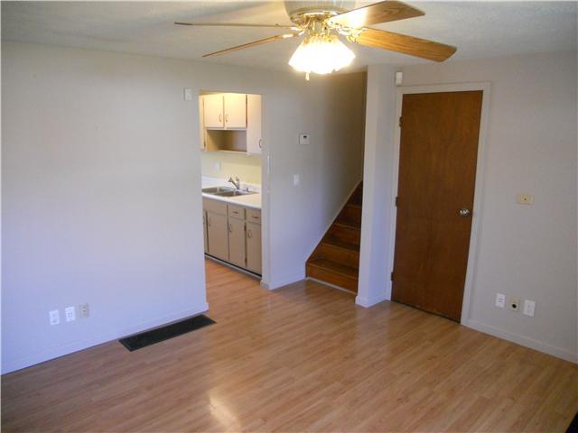 3375 Oakcrest Road Columbus, OH 43232 - Photo 4 of 8 Gallery Image 4