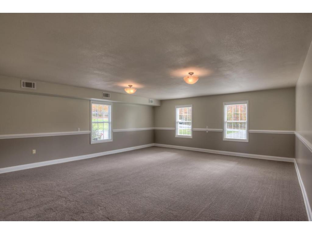 147 Spider Barnes Road Jonesborough, TN 37659 - Photo 9 of 24 Family room
